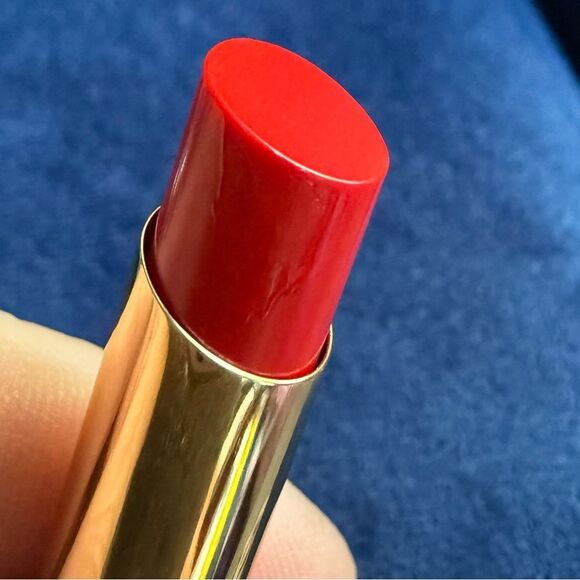 GUCCI ROUGE DE BEAUTÉ BRILLANT – GOLDIE RED 25 | GLOW EDITION - Picture 7 of 17